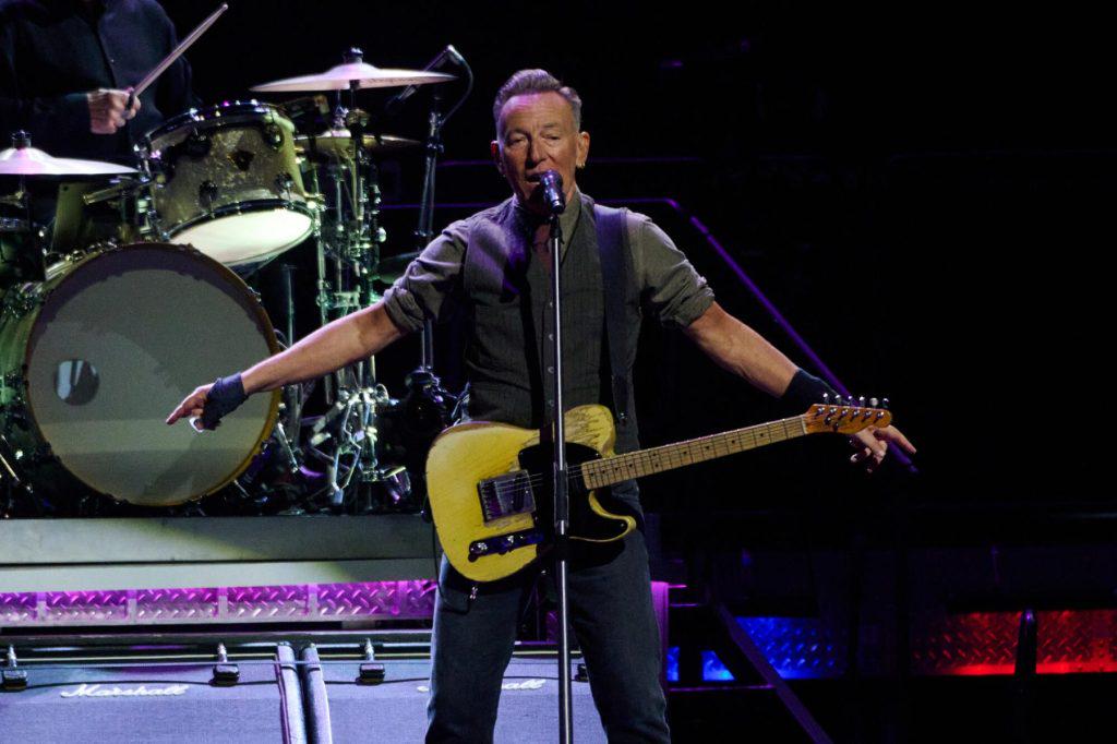 Bruce Springsteen’s Anti-ICE Song ‘Streets of Minneapolis’ Makes No. 1 Sales Debut.
The song was the most-downloaded in the U.S. despite just two days of availability during the tracking week. Bruce Springsteen’s Anti-ICE Song ‘Streets of Minneapolis’ Makes No. 1 Sales Debut.
The song was the most-downloaded in the U.S. despite just two days of availability during the tracking week.