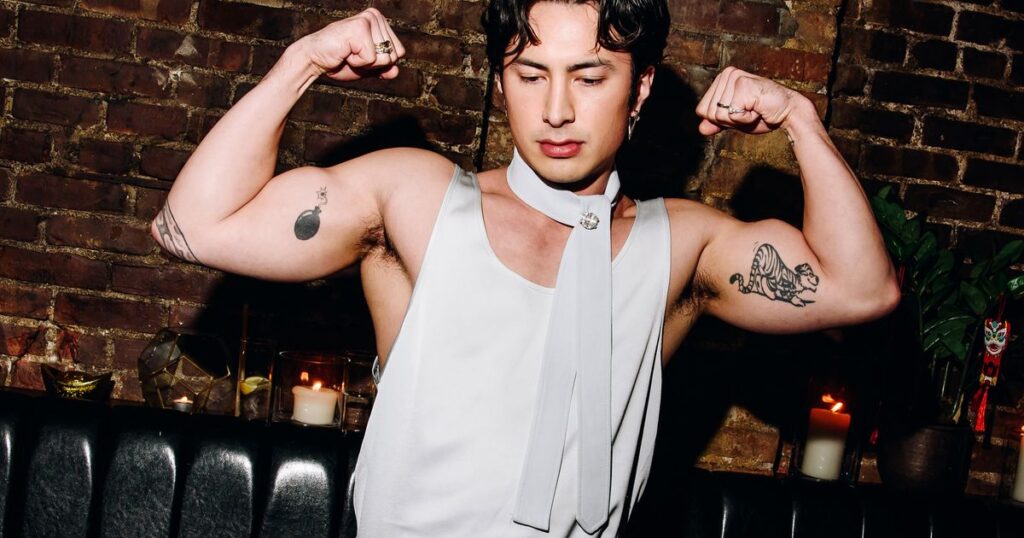 Happy Birthday to Hudson Williams’s Slutty Little Tie