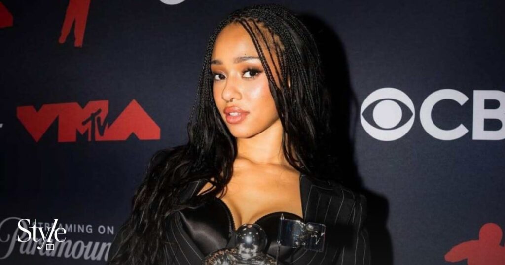 Meet Manon Bannerman, whose hiatus from Katseye is sparking fan concern