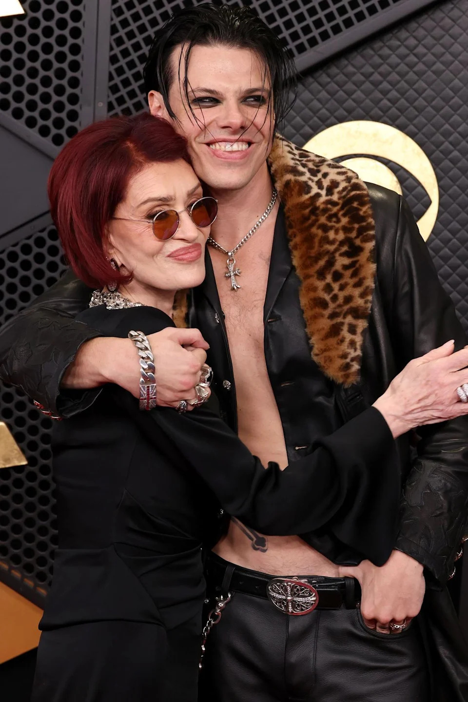 Yungblud embracing sharon Osbourne