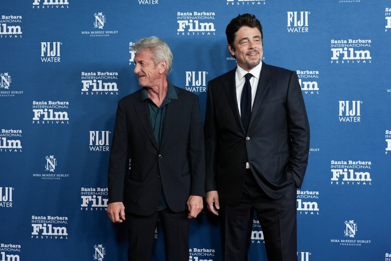 Sean Penn, left, and Benicio del Toro