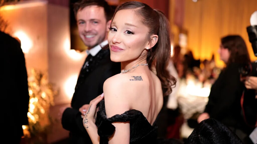 Ariana Grande reacts to fans who spotted Vogue photo error