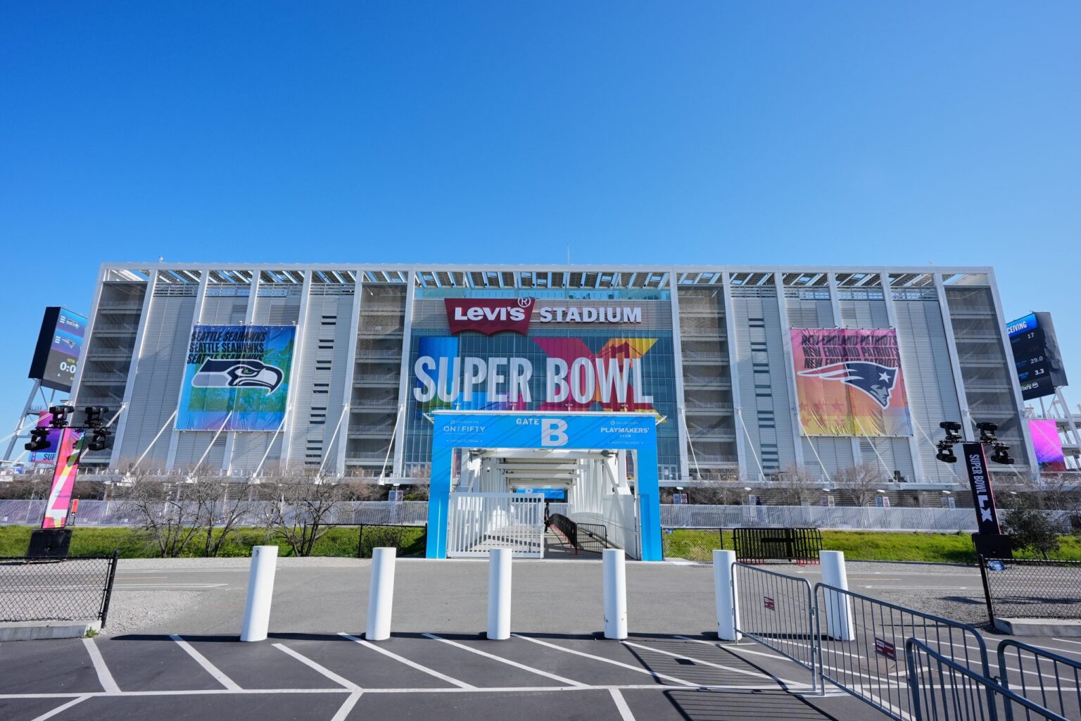Analysts and celebrities make Super Bowl picks - Indianapolis News | Indiana Weather | Indiana Traffic