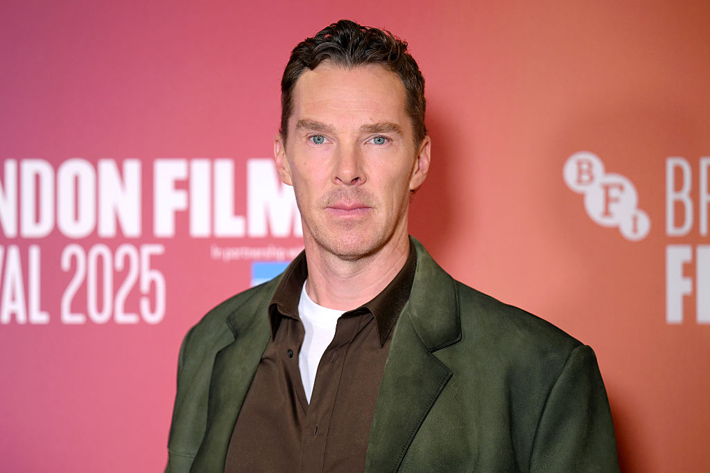 Benedict Cumberbatch To Star As USAID Coordinator In ‘Last Flight’ Benedict Cumberbatch To Star As USAID Coordinator In 'Last Flight'