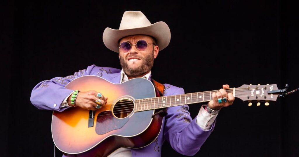 "Everybody's got a past": US country singer cancels Canadian tour being denied entry