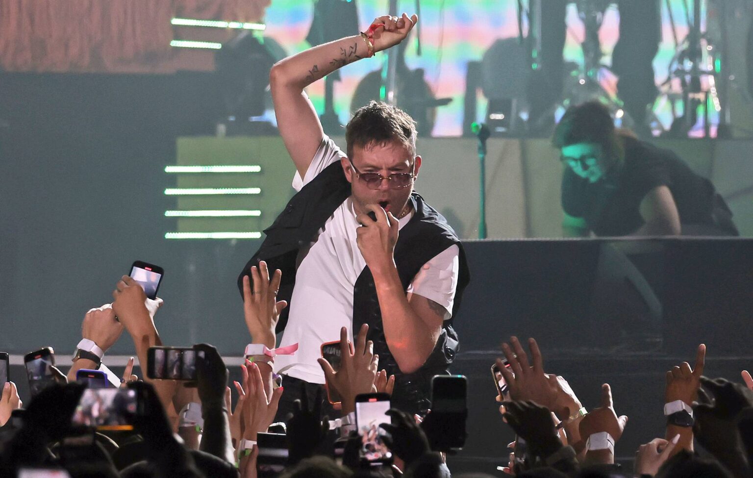 Damon Albarn has a pop at having to play Tottenham Hotspur Stadium as Gorillaz perform on ‘The Graham Norton Show’ Damon Albarn has a pop at having to play Tottenham Hotspur Stadium as Gorillaz perform on 'The Graham Norton Show'