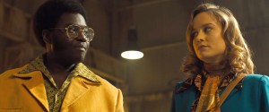 FREE FIRE, from left: Babou Ceesay, Brie Larson, 2016. ©A24/courtesy Everett Collection