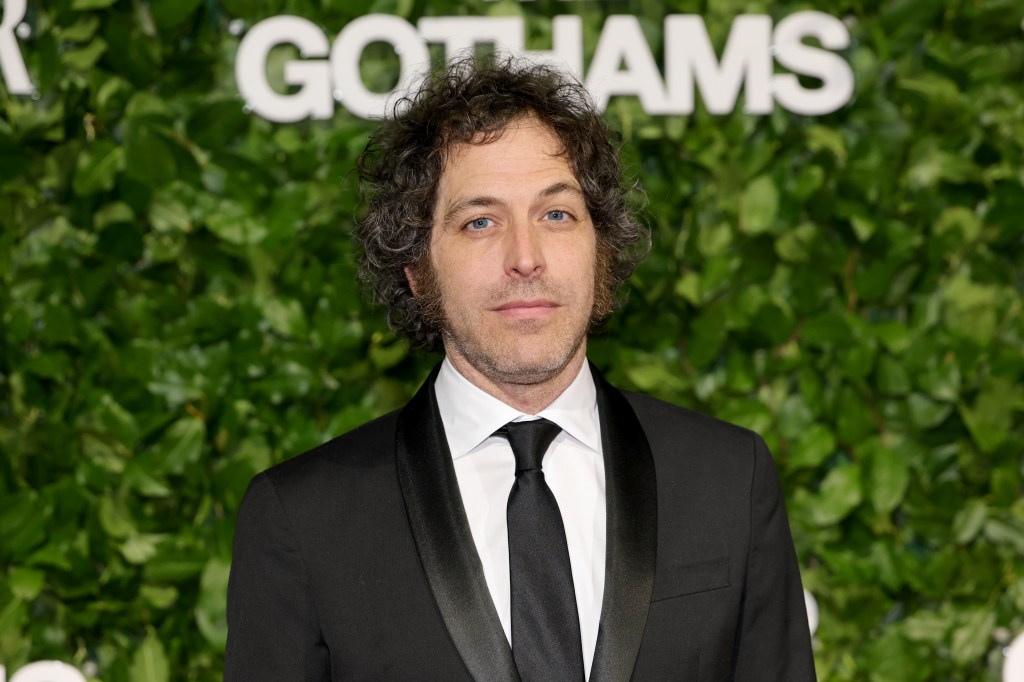 Ryan Reynolds Pic 'Everyday Parenting Tips' Sets Jonathan Krisel As Director