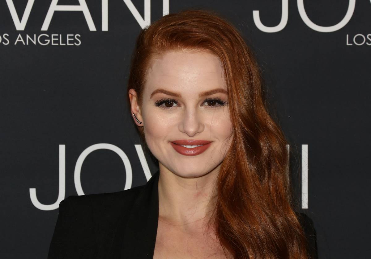 Madelaine Petsch: A Rose Gold Cartier Ring