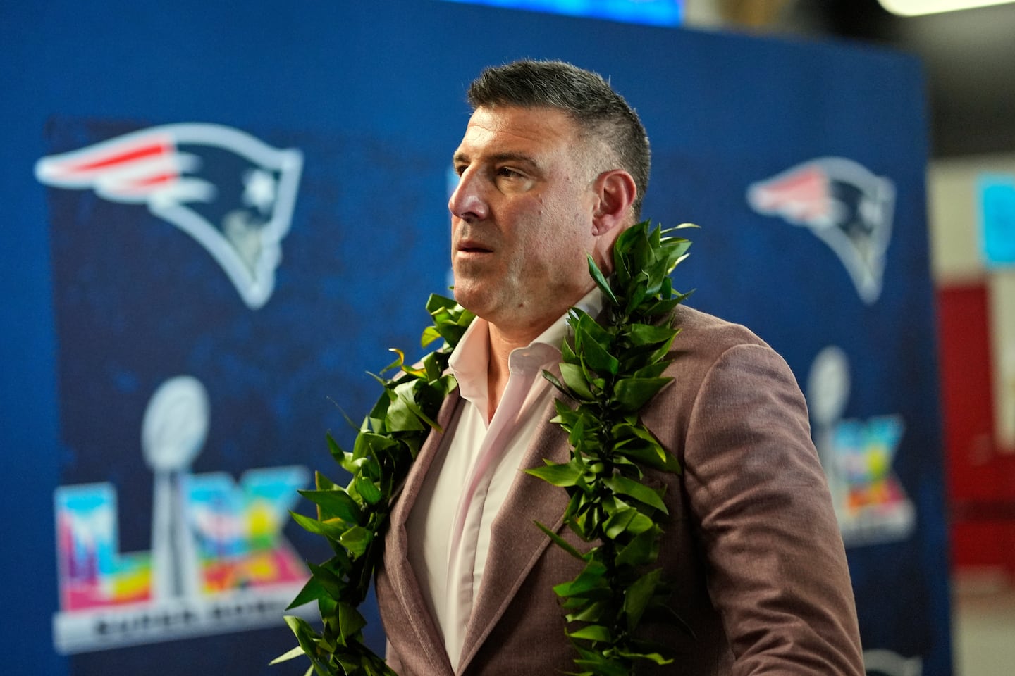 New England Patriots head coach Mike Vrabel arrived for the NFL Super Bowl 60 football game, Sunday in Santa Clara, Calif. 