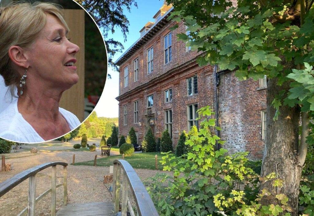Ex-newsreader Jan Leeming hits out at The Pig at Bridge Place over noisy child Ex-newsreader Jan Leeming hits out at The Pig at Bridge Place over noisy child