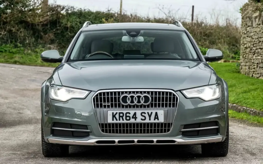 King Charles III’s personal car with feature only Royal vehicles have is up for sale after his new $410,000 Rolls-Royce made its debut