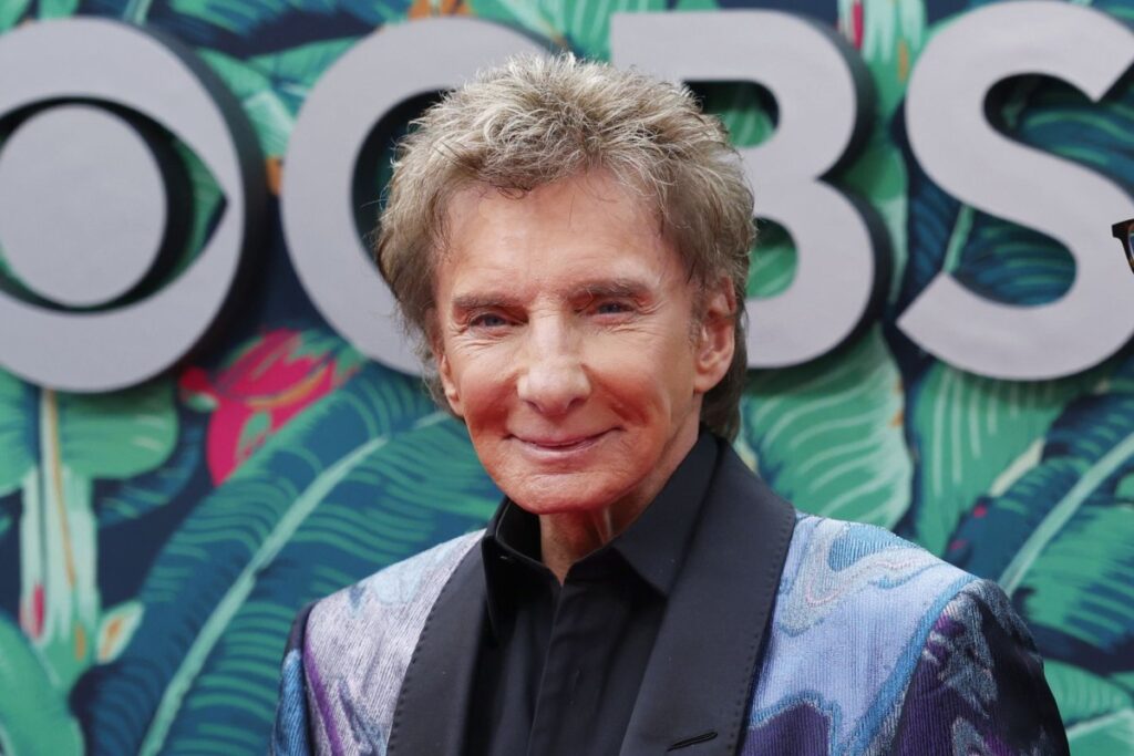 Look: Barry Manilow cancels more concerts after 'depressing' doctor visit