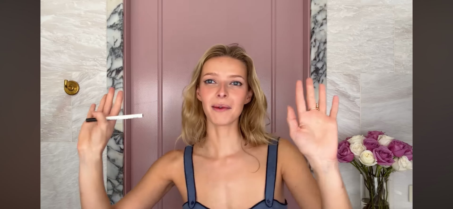 Model Apple Martin (and child of Chris Martin & Goop) admits to “getting lip filler once when [she] was 18”