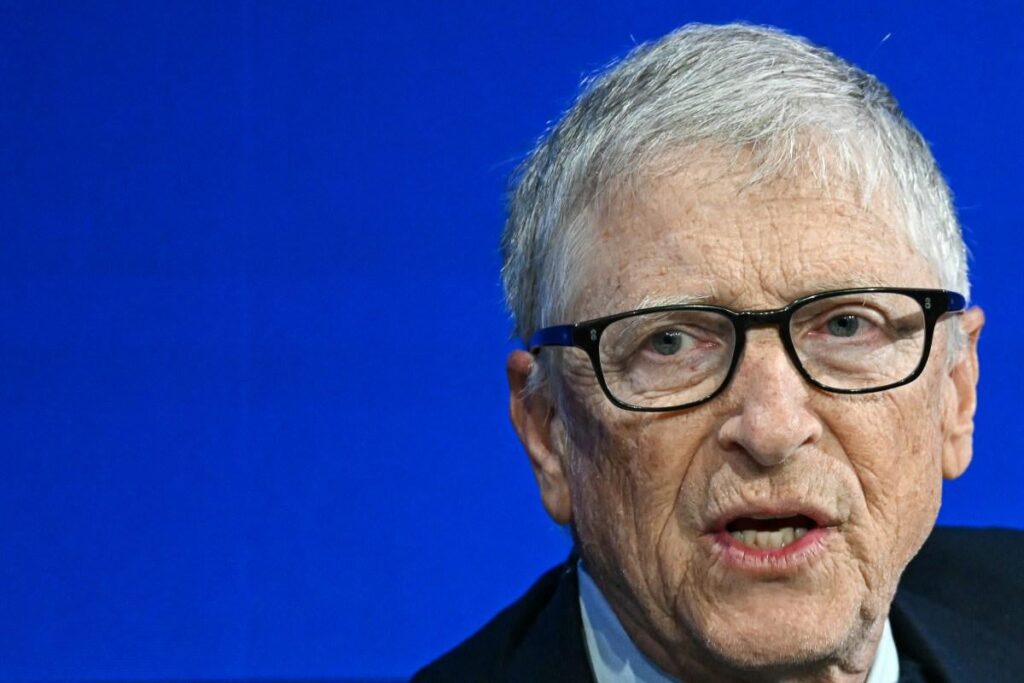 Bill Gates admits to affairs with two Russian women while married to Melinda Gates and apologizes to staff for past Jeffrey Epstein ties