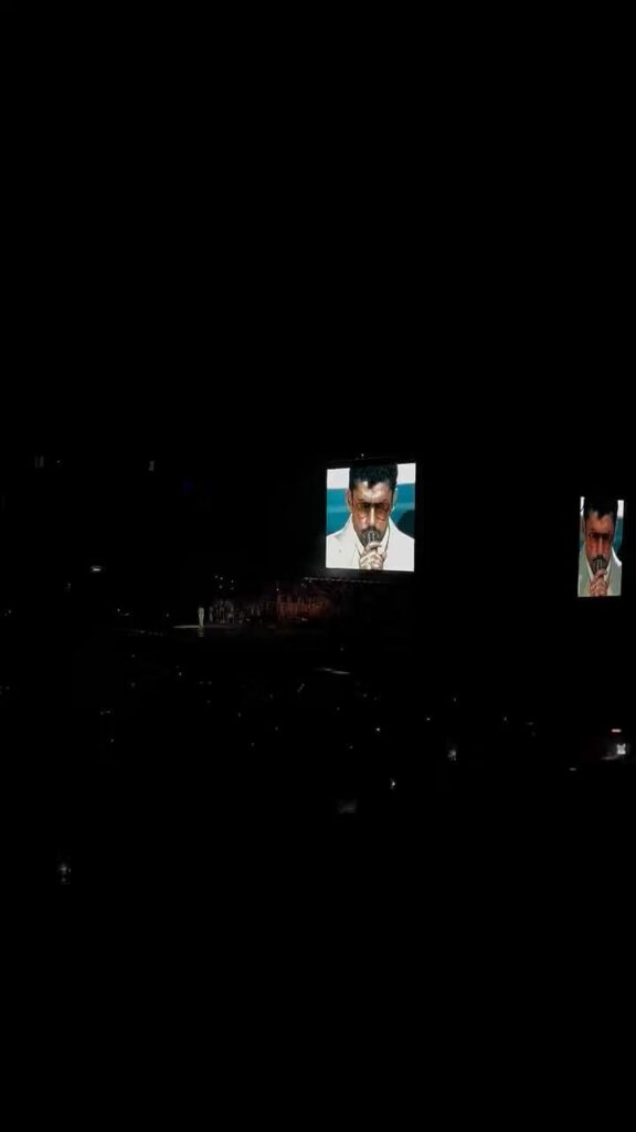 Bad bunny singing his hit song BAILE INoLVIDABLE in São Paulo , Brazil today.