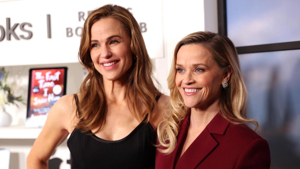 Reese Witherspoon, Jennifer Garner Remember James Van Der Beek