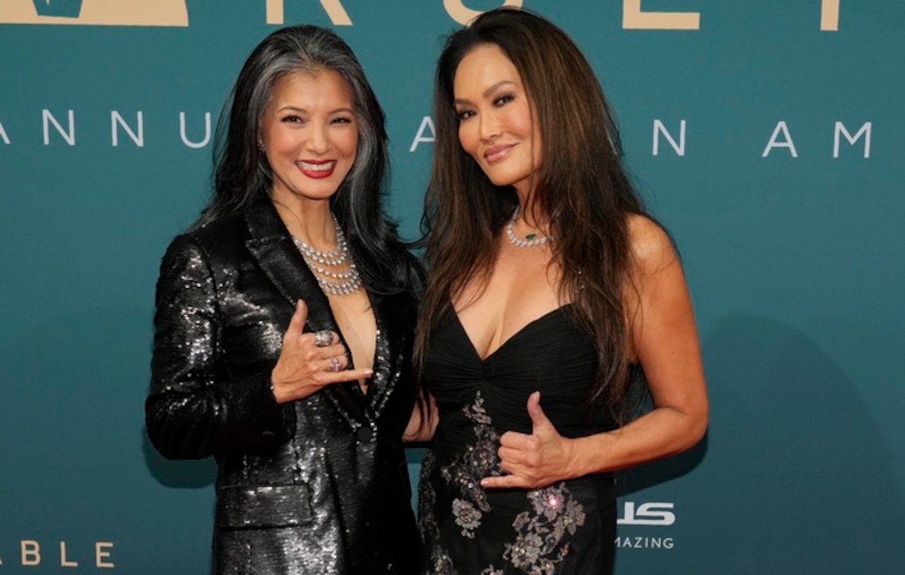Kelly Hu, Tia Carrera