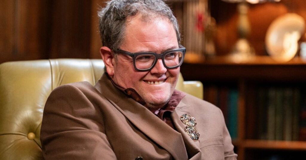 Alan Carr buys very own £3,250,000 ‘Traitors castle’ with 16 bedrooms and turret Alan Carr buys very own £3,250,000 'Traitors castle' with 16 bedrooms and turret