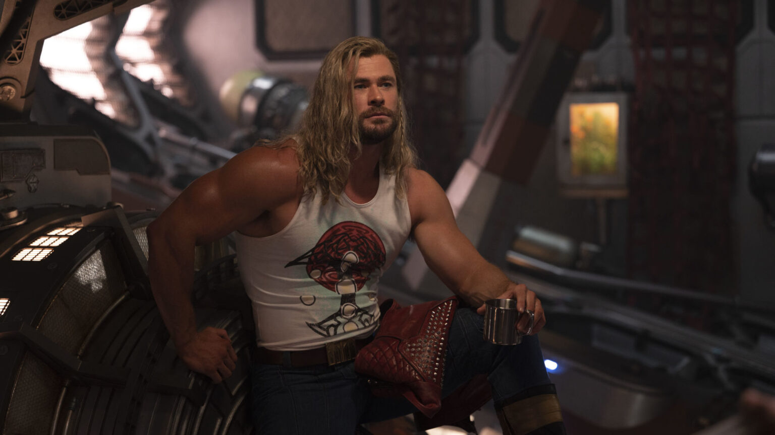 Chris Hemsworth Reflects on Reactions to Thor: Love and Thunder Chris Hemsworth Reflects on Reactions to Thor: Love and Thunder