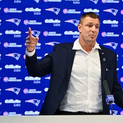 Gronk is pumped up about the Chiefs’ new WR coach Chad O’Shea: “He’s got so much knowledge of the game of football”