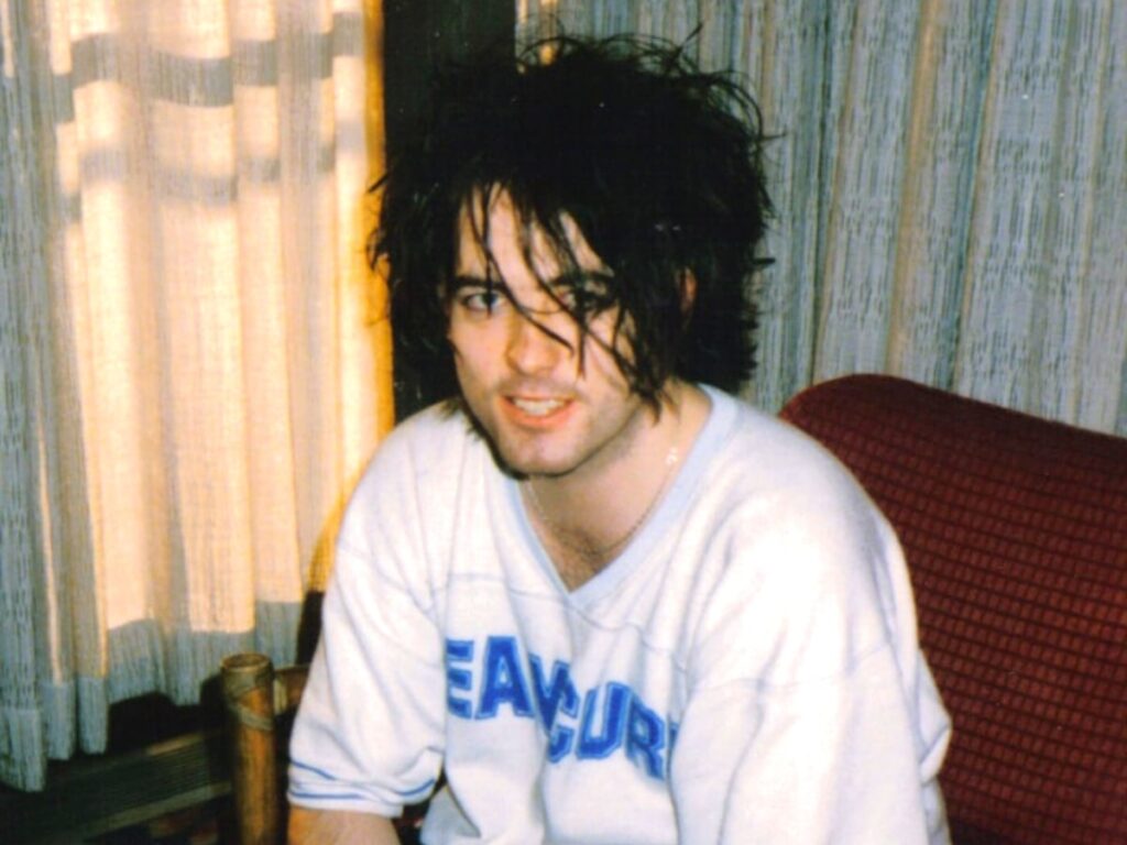 The real reason why Robert Smith decided to leave The Banshees