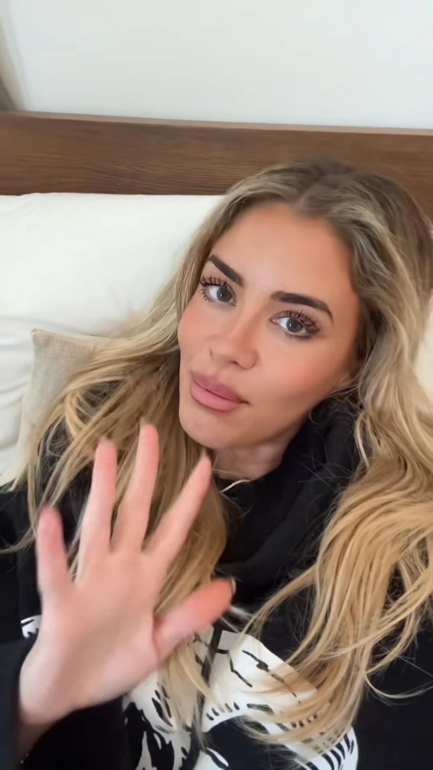 "Get 'em banned" Kendall Toole clears up assumptions: "I'm not MAGA. It's confusing: I live in Florida, I'm white, I have fake blonde hair, I've got my tits done. A lot of things that would make you think I fall into the MAGA group. I do not."