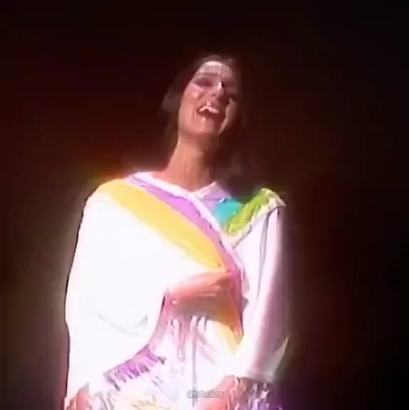 Cher’s outfits reveals on "The Cher Show" (1975)