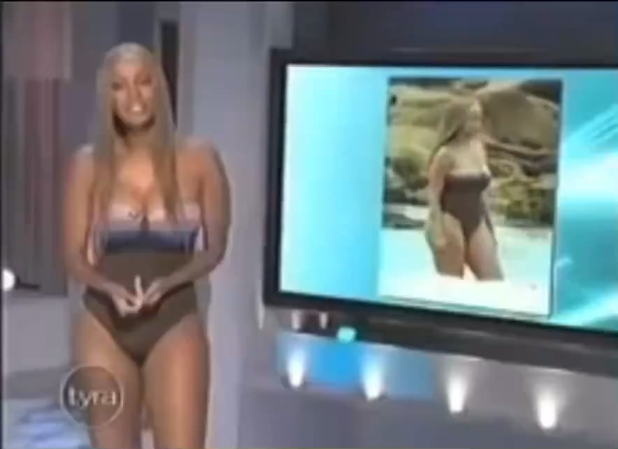 19 years ago, Tyra Banks clapped back at headlines criticizing her weight on 'The Tyra Banks show'