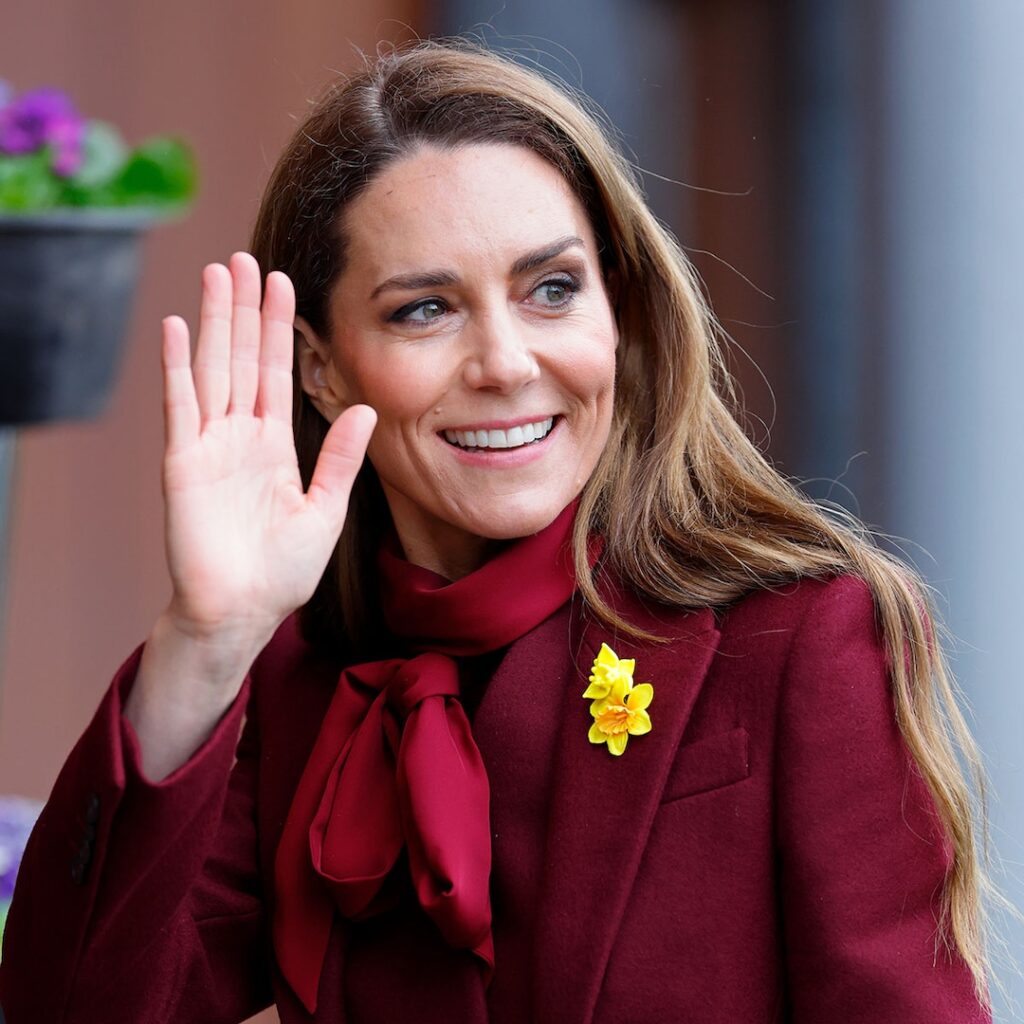 Kate Middleton Turns Down Autograph Over Royal Rules