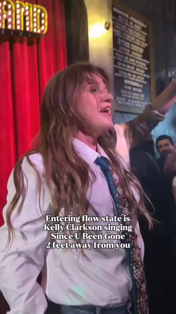 Kelly Clarkson attempting the "Since U Been Gone" high note in the original key for the first time in 13 years