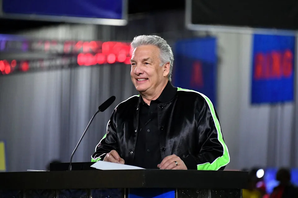 nickelodeon's double dare takes the gridiron at super bowl liii