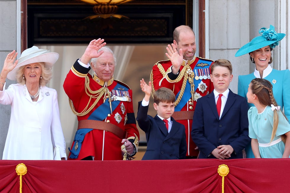 london, england june 14: (l r) queen camilla, king charles iii, prince louis of wales, prince william, prince of wales, prince george of wales, princess charlotte of wales and catherine, princess of wales on the balcony of buckingham palace during trooping the colour 2025 on june 14, 2025 in london, england. trooping the colour is a ceremonial parade celebrating the official birthday of the british monarch. the event features over 1,400 soldiers and officers, accompanied by 200 horses. more than 400 musicians from ten different bands and corps of drums march and while performing. (photo by chris jackson/getty images)