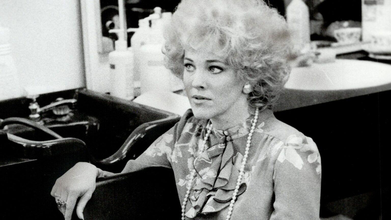 Catherine O’Hara Was the Grande Dame of Off-Center Comedy Catherine O'Hara Was the Grande Dame of Off-Center Comedy