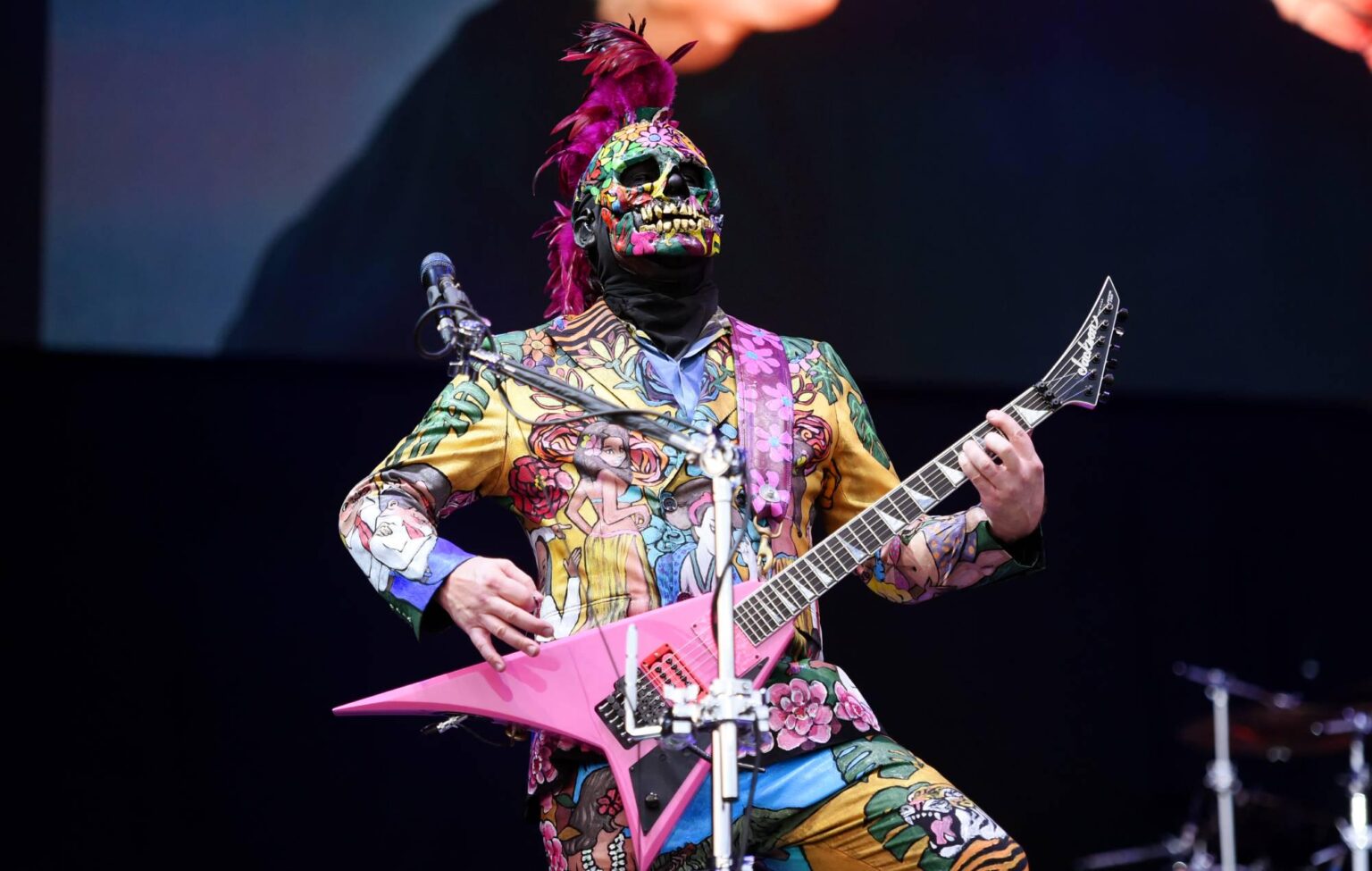 Limp Bizkit's Wes Borland says "fuck ICE" and tells Trump supporters to unfollow him: "I just want everyone to be happy"
