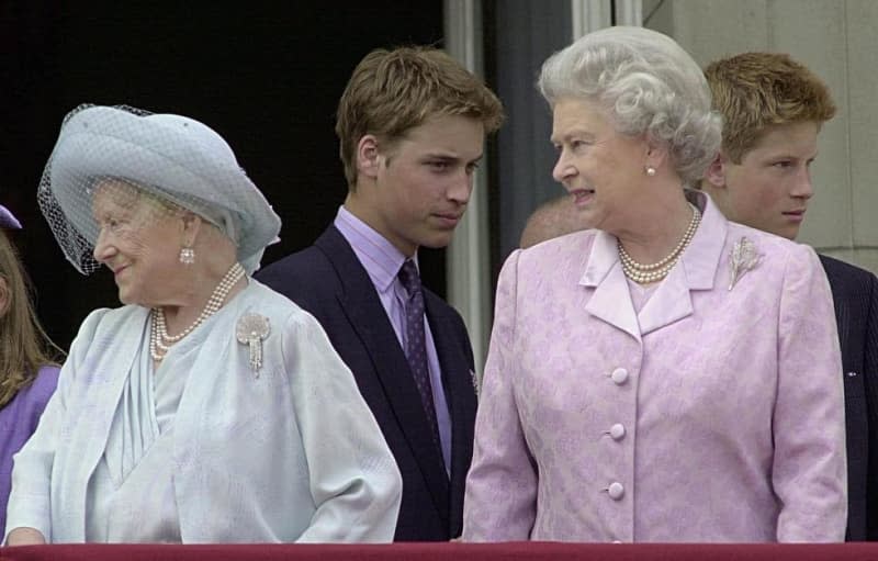 The Queen Mother pictured with Queen Elizabeth II, and great-grandchildren, Prince William and his brother Prince Harry, in 2000 | Source: PA