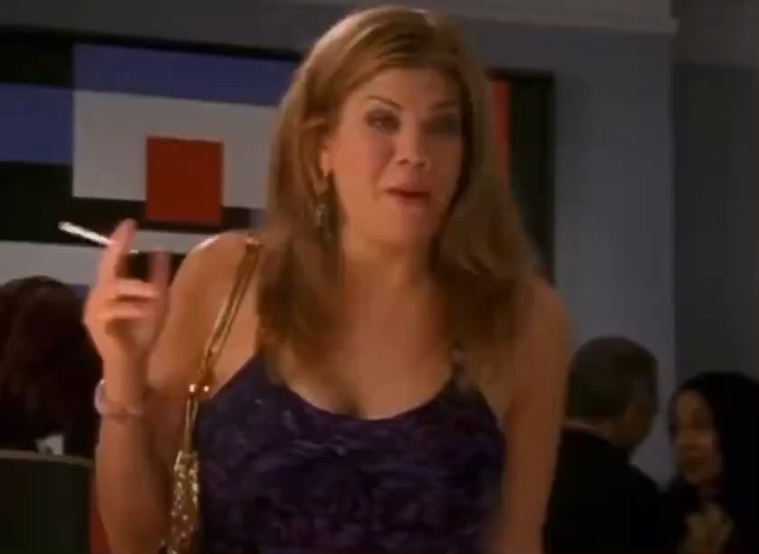 22 years ago, Carrie Bradshaw's ex party friend Lexi Featherston died after falling out of a window in 'Sex and the City':