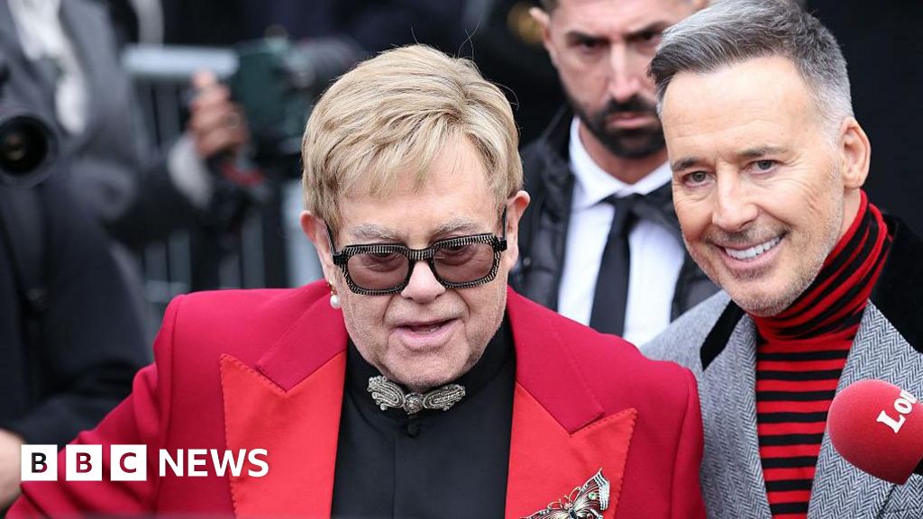 David Furnish and Sir Elton John 'profoundly affected' by Mail targeting, court told - BBC