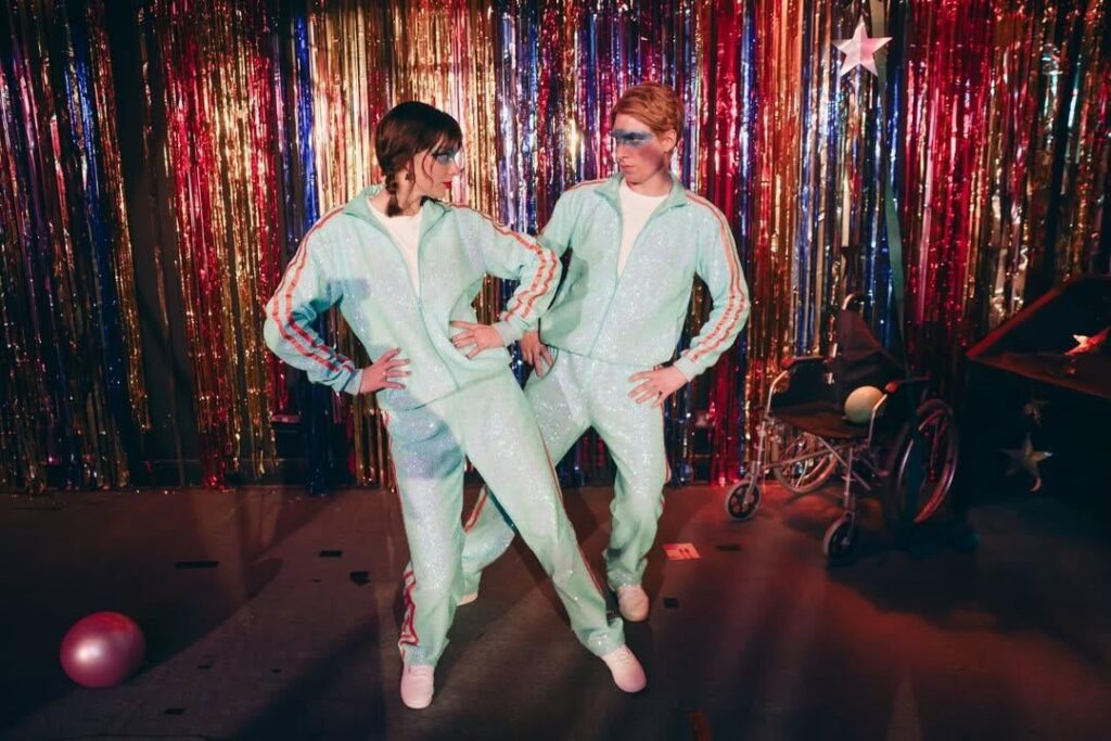 Taylor Swift shares behind the scenes pictures of ‘Opalite’ and explains how the guests that appeared with her during ‘The Graham Norton Show’ appear with her: (Domhnall Gleeson, Lewis Capaldi, Jodie Turner-Smith, Greta Lee , Cillian Murphy and Graham Norton)