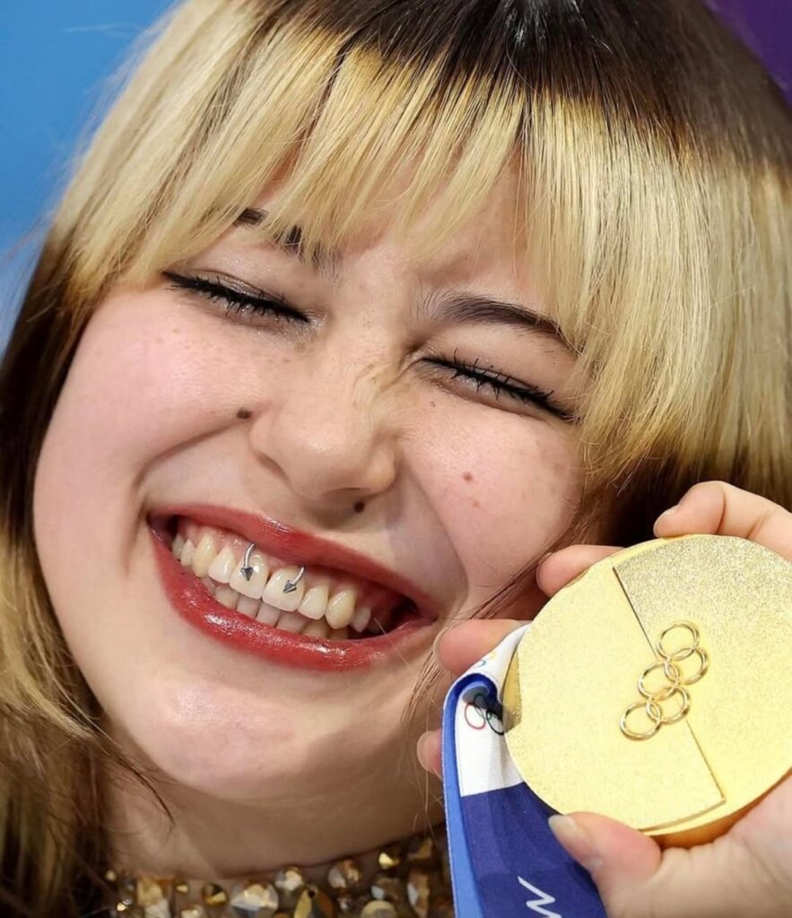 Our smiley girl has won!!!🥇 Alyssa Liu is the first US athlete since 2002 to win gold in women’s individual figure skating ❤️🤍💙