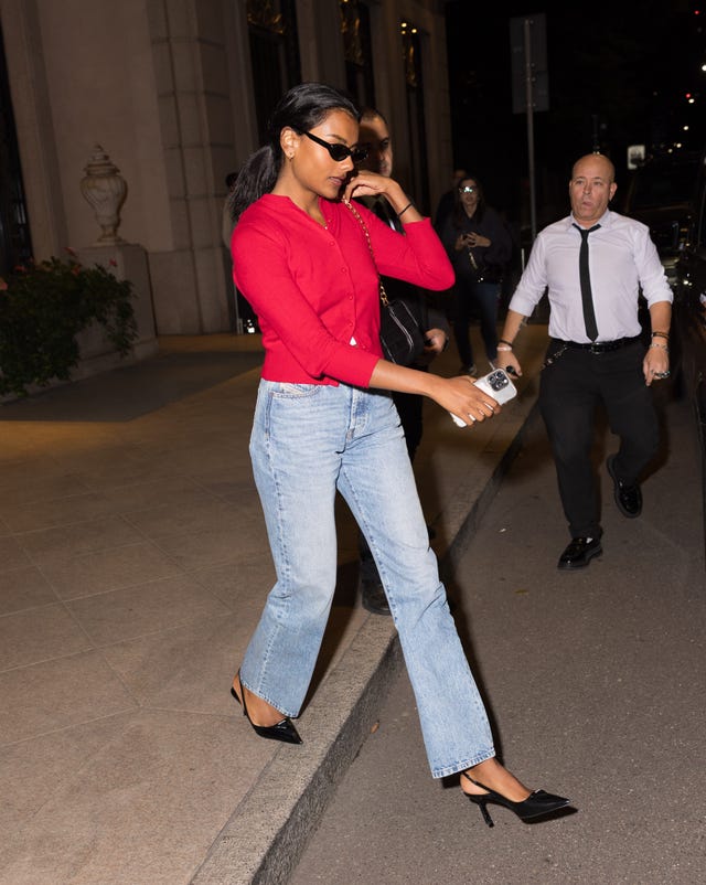 milan, italy september 25: simone ashley is seen during the milan womenswear spring/summer 2026 fashion week on september 25, 2025 in milan, italy. (photo by arnold jerocki/getty images)