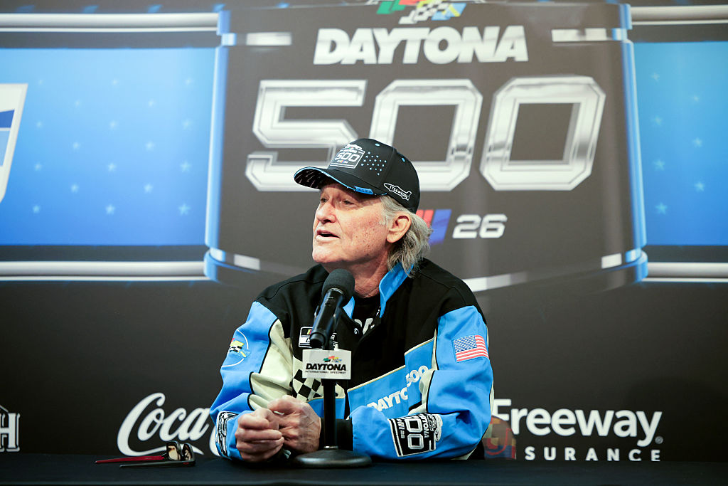 Kurt Russell Reveals Best Acting Compliment He’s Ever Received At Daytona 500 Kurt Russell Reveals Best Acting Compliment He's Ever Received At Daytona 500