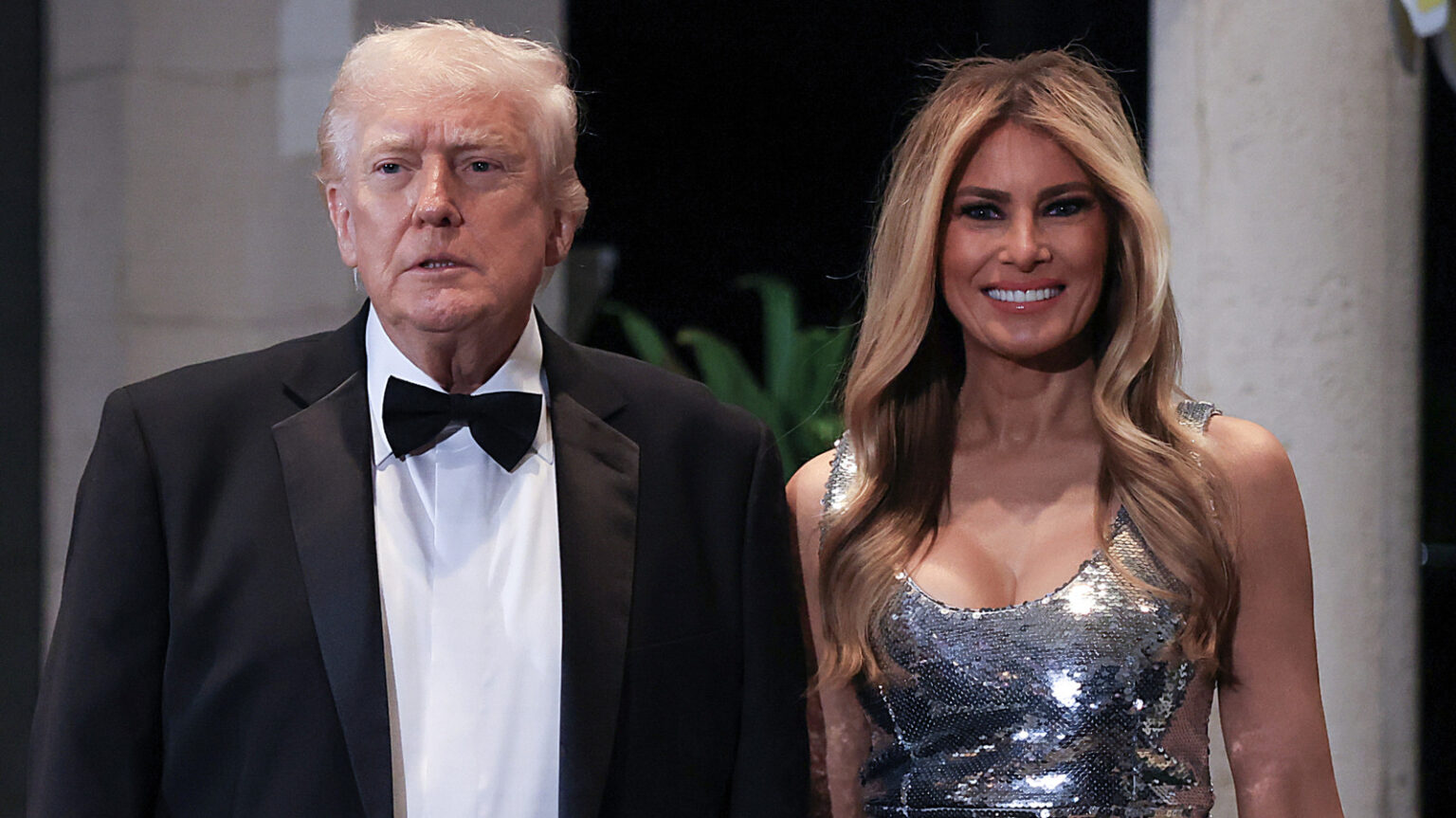 Melania Trump Is Nearly Unrecognizable In Pics From Early In Her Relationship With Donald