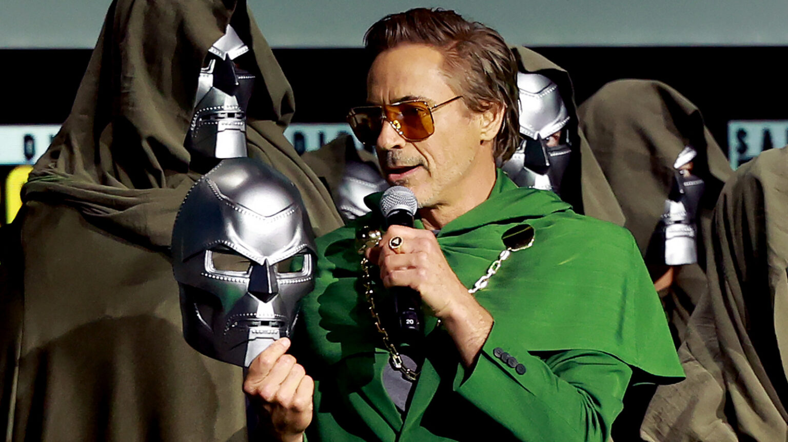 Robert Downey Jr.'s Leaked Doctor Doom Look Has Marvel Fans All Saying The Same Thing