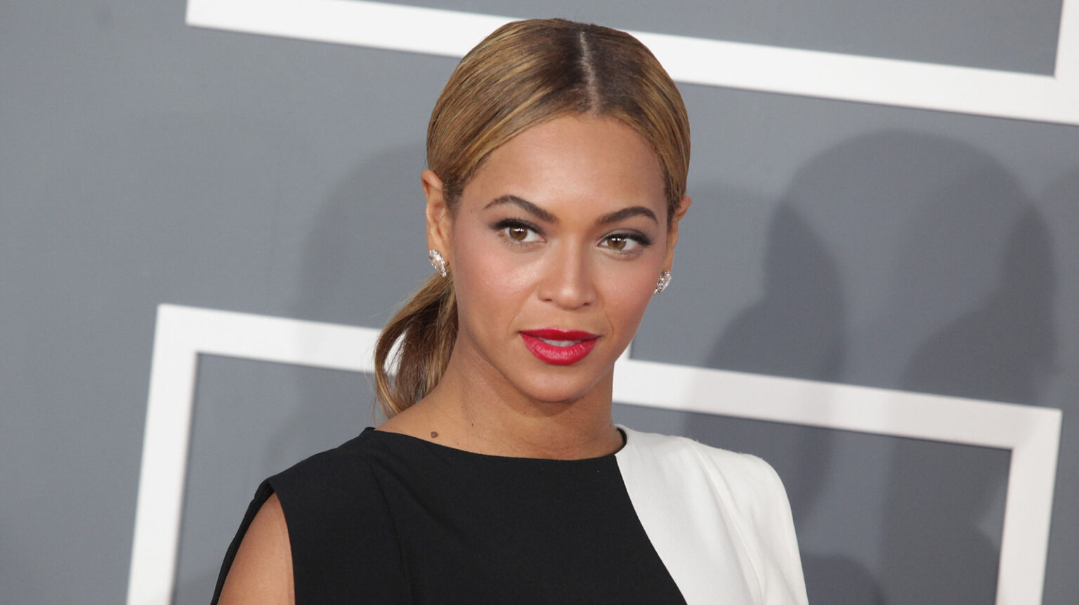 The Fast Food Chicken Beyoncé Gets For Free (For Life) The Fast Food Chicken Beyoncé Gets For Free (For Life)