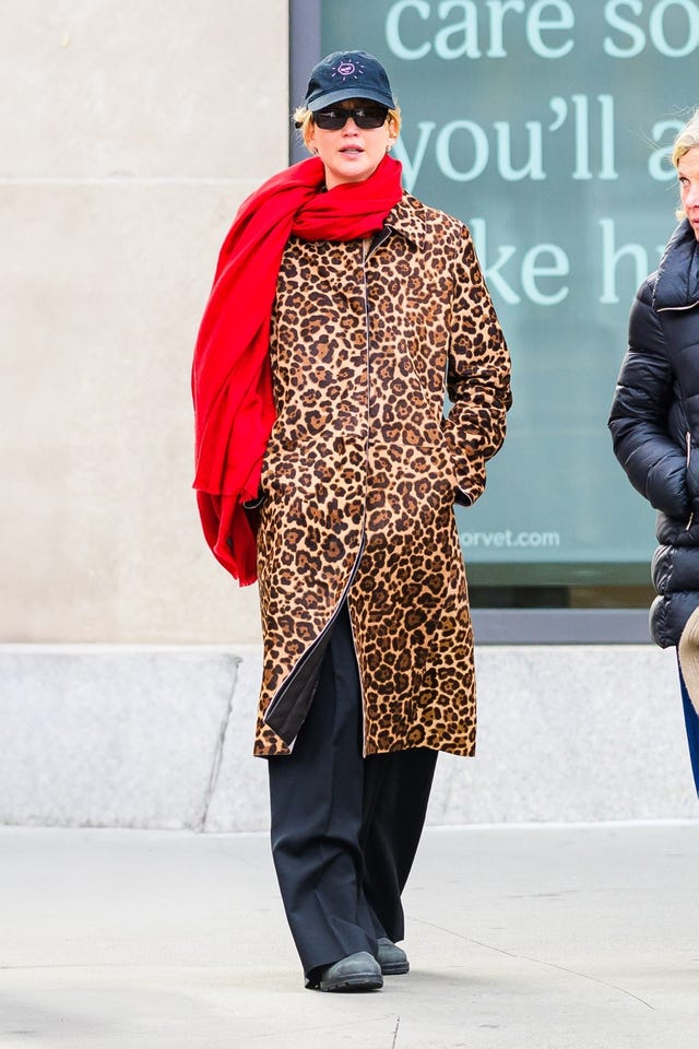 *exclusive* new york, ny after spending a week full of premieres for her latest movie, "die my love," jennifer lawrence is now spending some family time with her parents.pictured: jennifer lawrencebackgrid usa 23 october 2025 byline must read: backgridusa: +1 310 798 9111 / usasales@backgrid.comuk: +44 208 344 2007 / uksales@backgrid.com*uk clients pictures containing childrenplease pixelate face prior to publication*