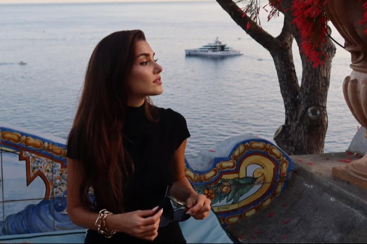 Turkish actress Hande Ercel photographed during her visit to Positano on the Amalfi Coast, Italy, July 23, 2025. (Photo via Instagram/@handemiyy)