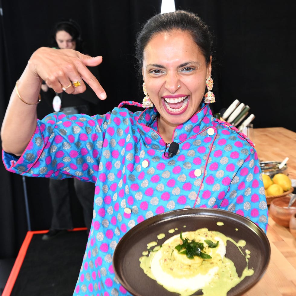 food network new york city wine & food festival presented by invesco qqq grand tasting: daytime edition hosted by sofia and manolo vergara