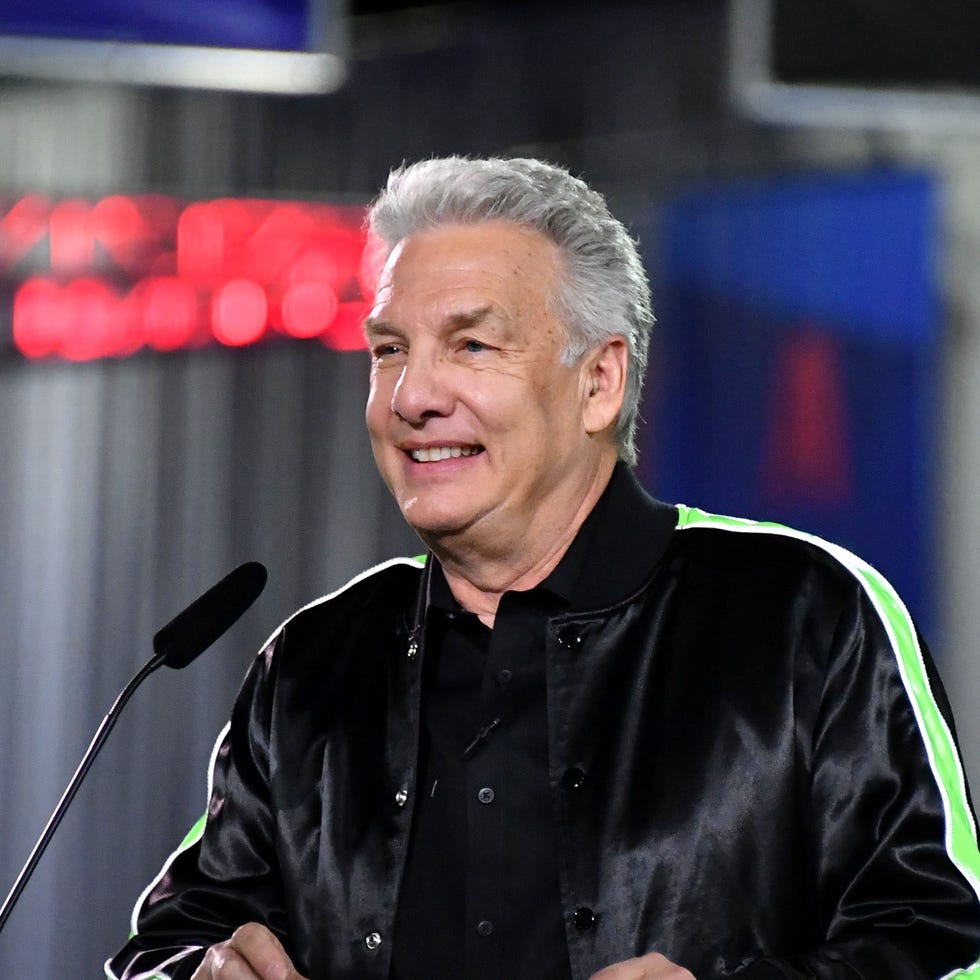 nickelodeon's double dare takes the gridiron at super bowl liii