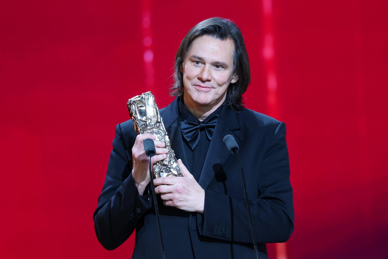 Jim Carrey made a appeaerance to receive his Honorary César Award in Paris Jim Carrey made a appeaerance to receive his Honorary César Award in Paris